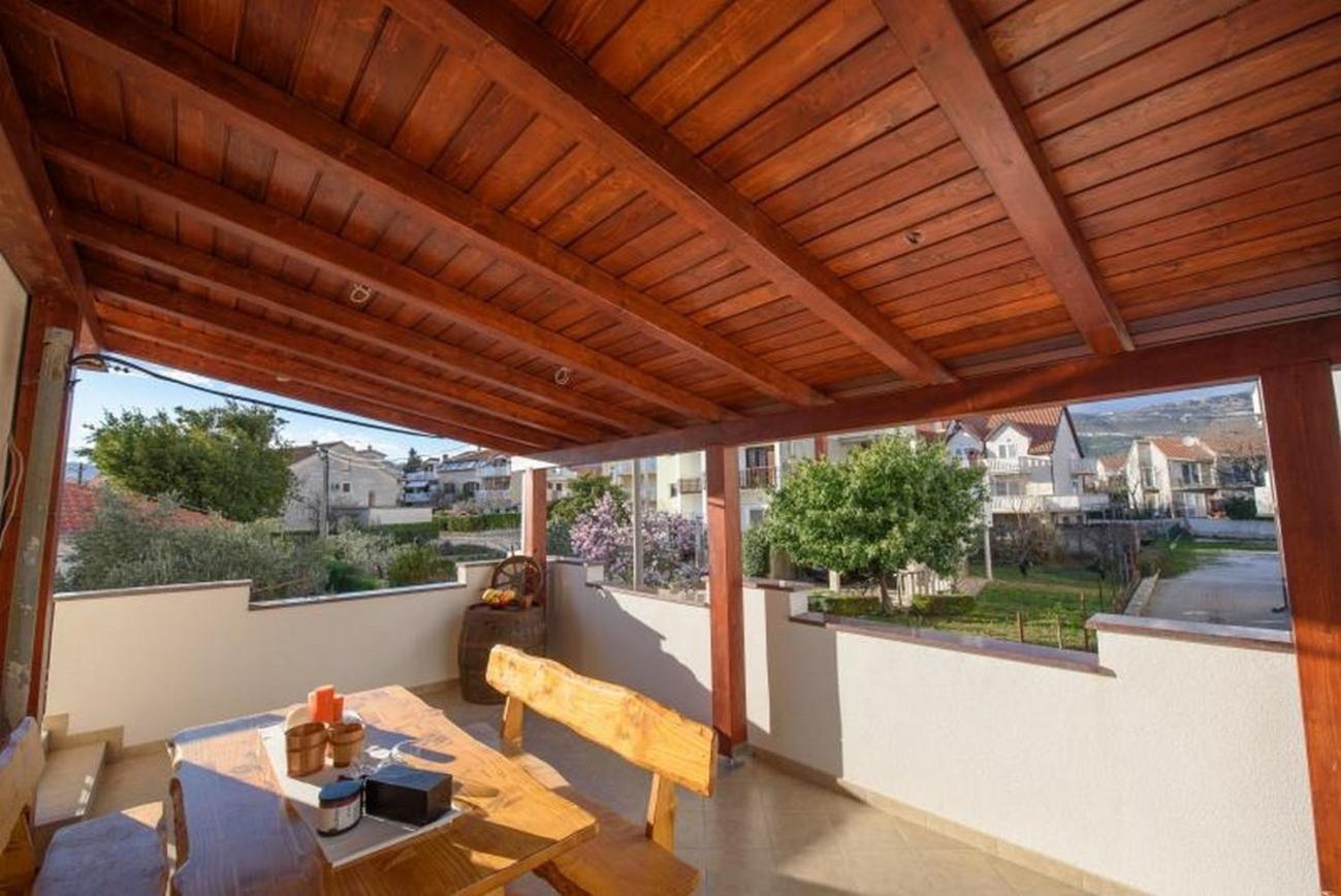 Apartments With A Parking Space Kastel Stafilic, Kastela - 21591 Esterno foto