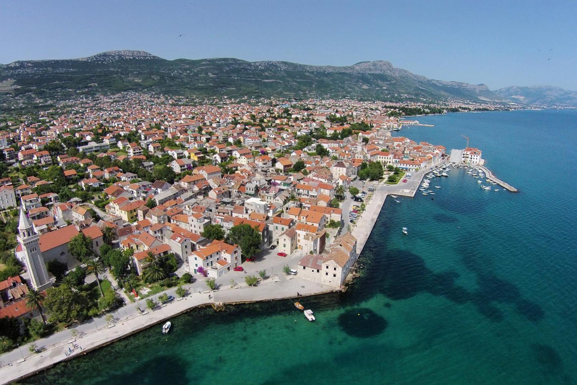 Apartments With A Parking Space Kastel Stafilic, Kastela - 21591 Esterno foto